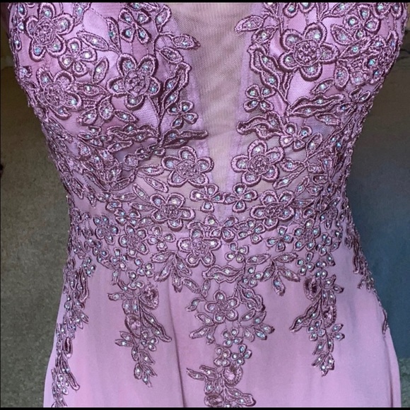 Used once mauve prom dress. Size 7 Juniors. - Picture 3 of 6
